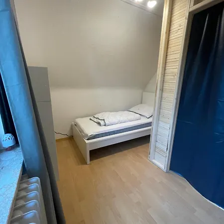 Apartment 4 Schlafzimmer Monteurwohnung, Handwerkerwohnung *